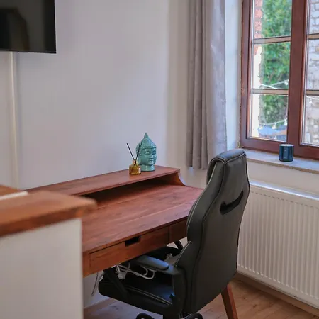 Historische Alte Muehle Direkt An Der Burg