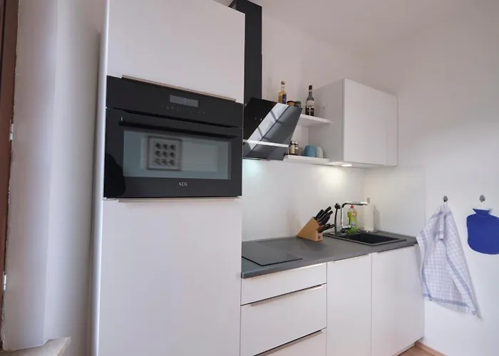 Historische Alte Muehle Direkt An Der Burg